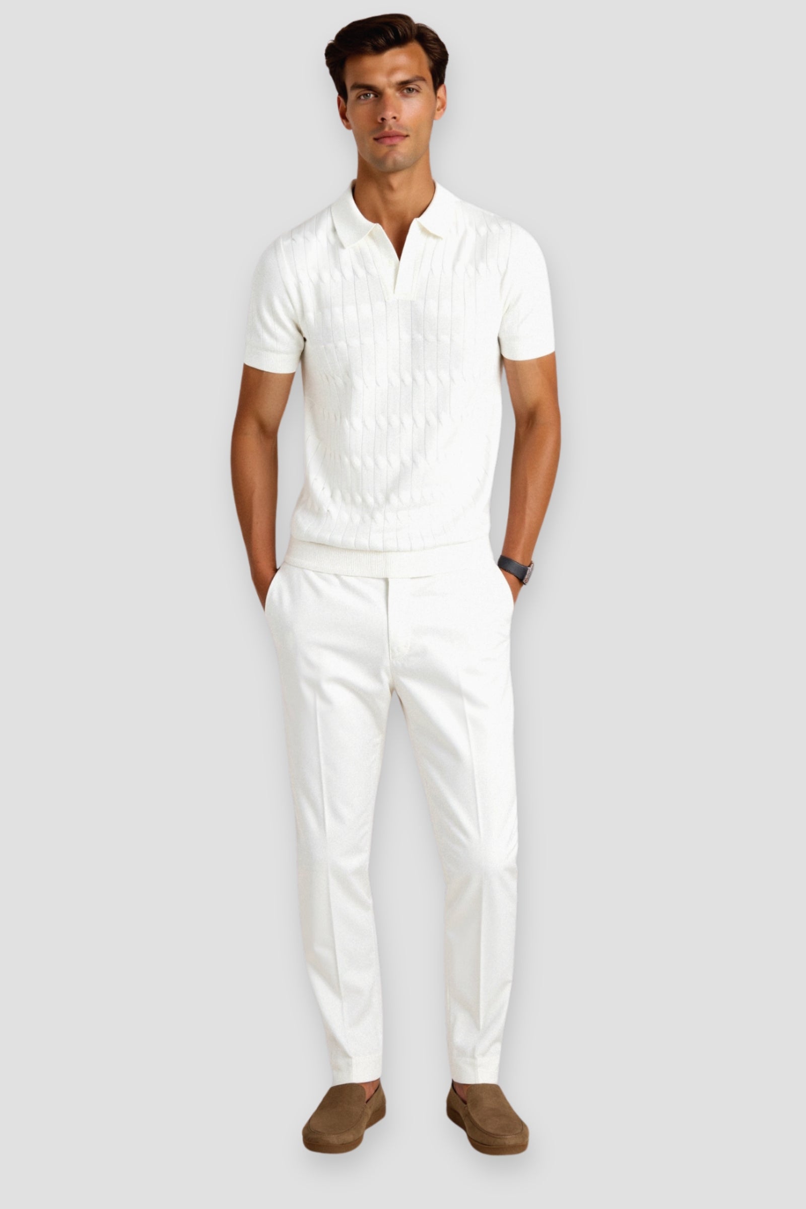 Herren V-Ausschnitt Strickpolo – Zopfmuster aus Viskose im Old Money Stil